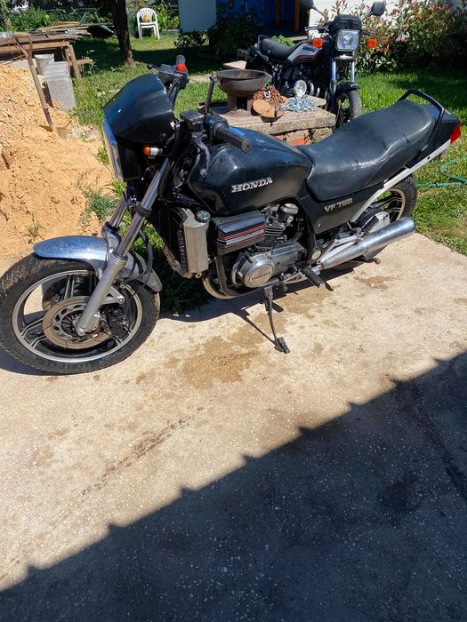 Duas Honda VF 750 Sabre