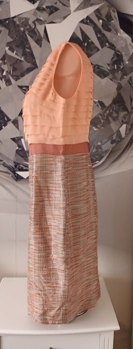 Elegancka sukienka Anne Klein.