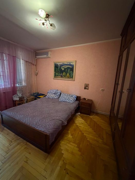 Продаж 4-х кімнатної квартири