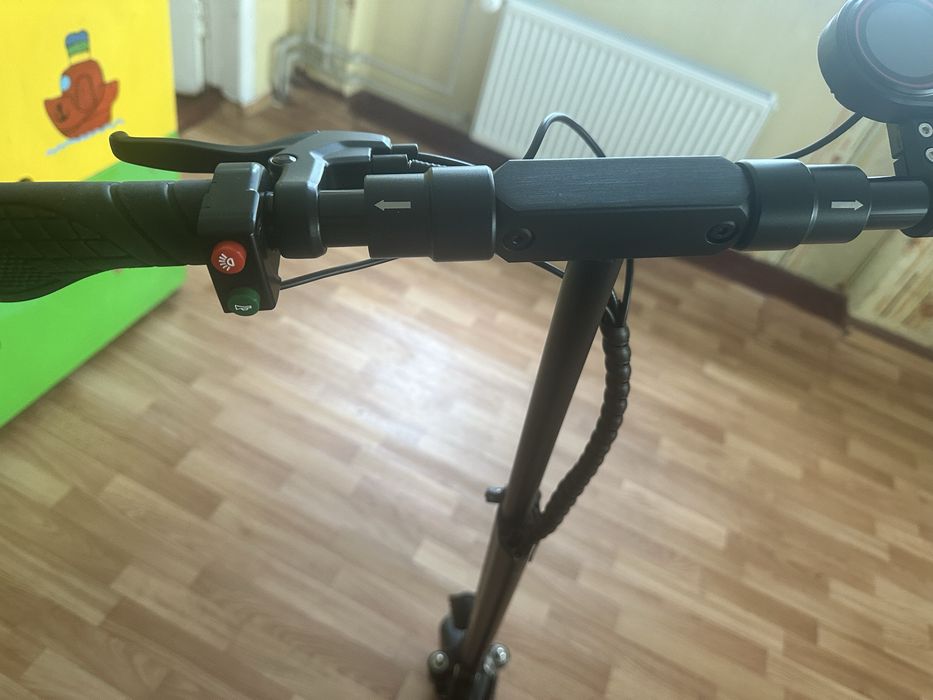 Едектросамокат з сидінням  KugoKirin  M2 / 500 W