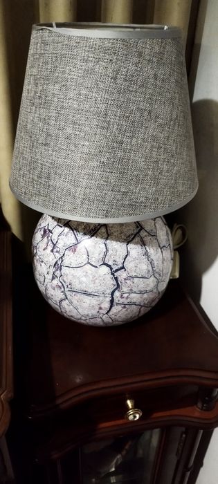 Candeeiro de mesa em porcelana