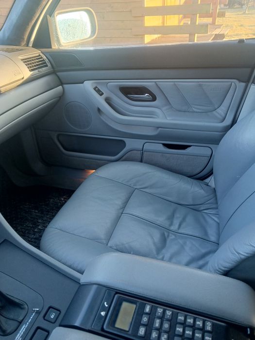 BMW 7 E38 735i V8