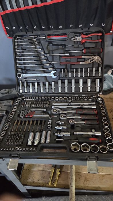 Набор инструмента INTERTOOL ET-8233