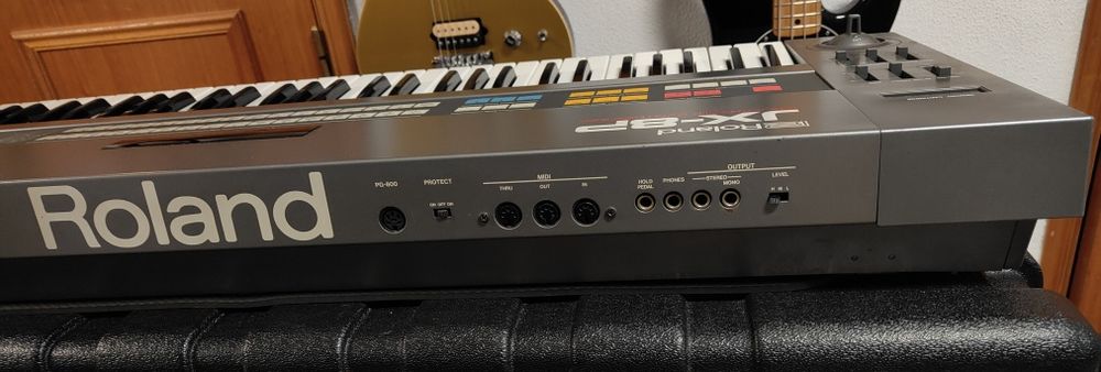 Sintetizador Roland JX8P