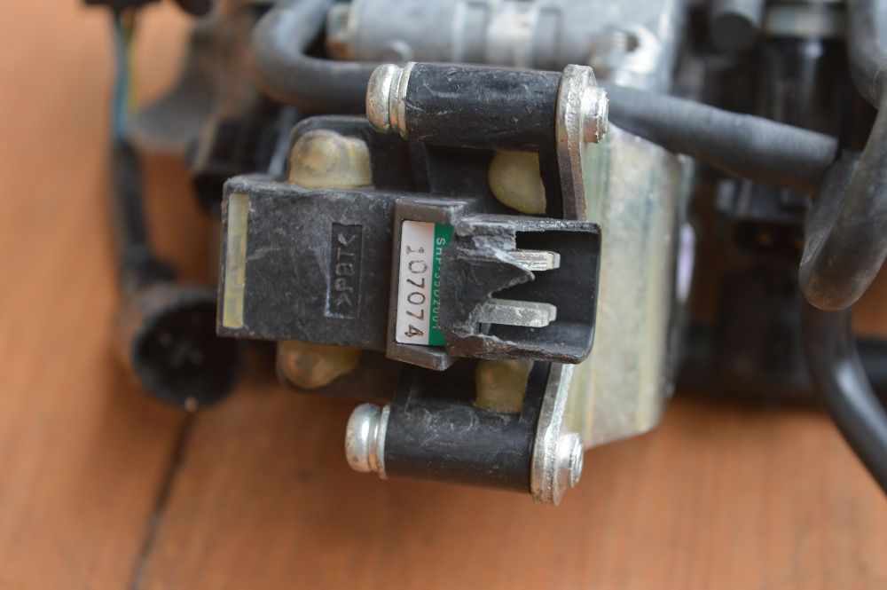 Triumph Street Triple 675 PRZEPUSTNICE wtryski czujnik przewód