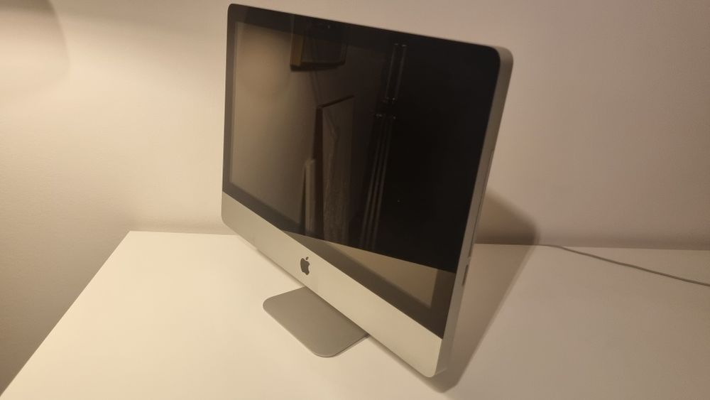 iMac 21.5" i5 12gb ram | 256gb ssd