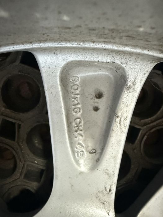 Alufelga Nissan 4x100 6 J x 15 ET 45