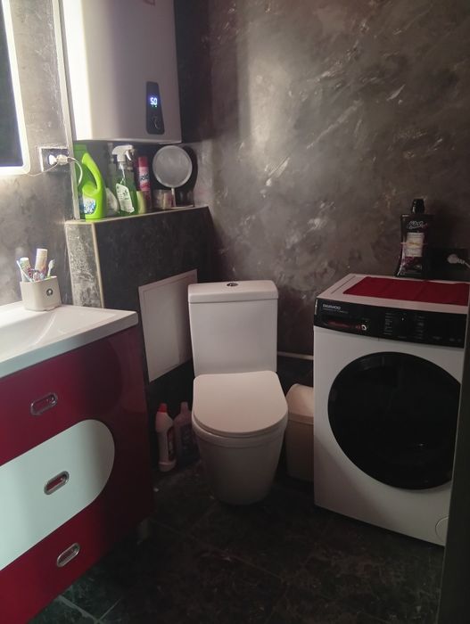 Продам 2х кімнатну квартиру з ремонтом!