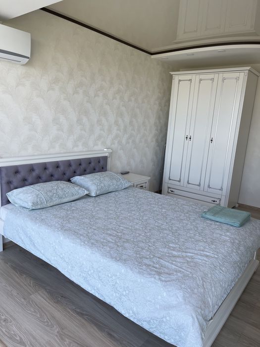 Подобова Погодинна оренда Шикарная VIP двухкомнатная студия 95 квартал