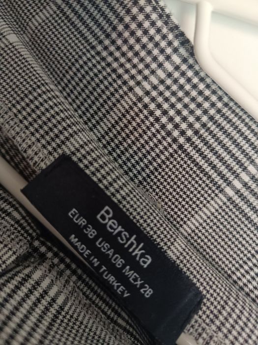 Spodnie paperbag Bershka