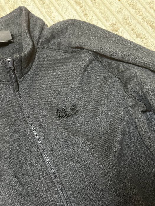 флісова кофта бренду Jack Wolfskin is