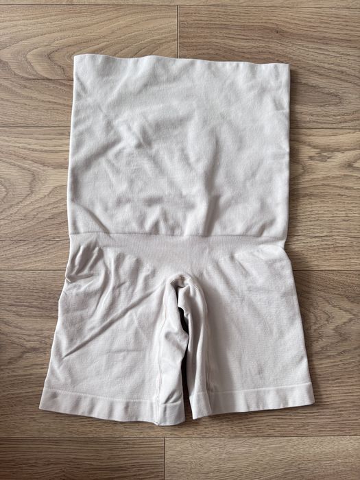 Modelujące spodenki szorty damskie rozmiar S