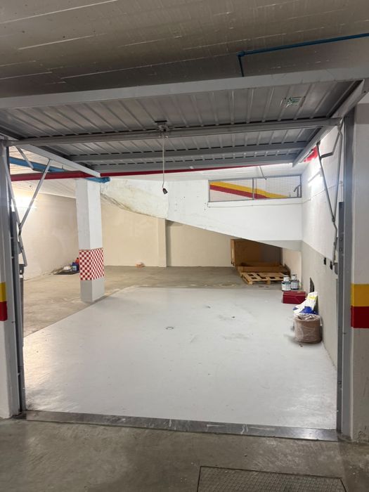 Garagem armazem em Massama Norte 260m2