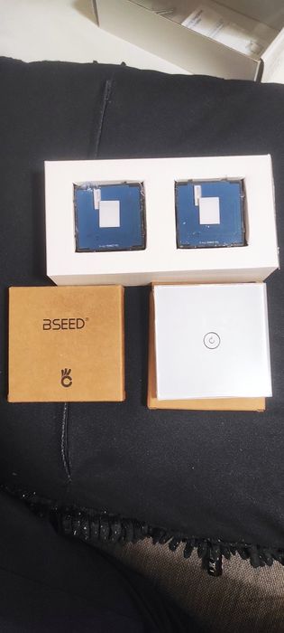 Dwa włączniki tuja Smart