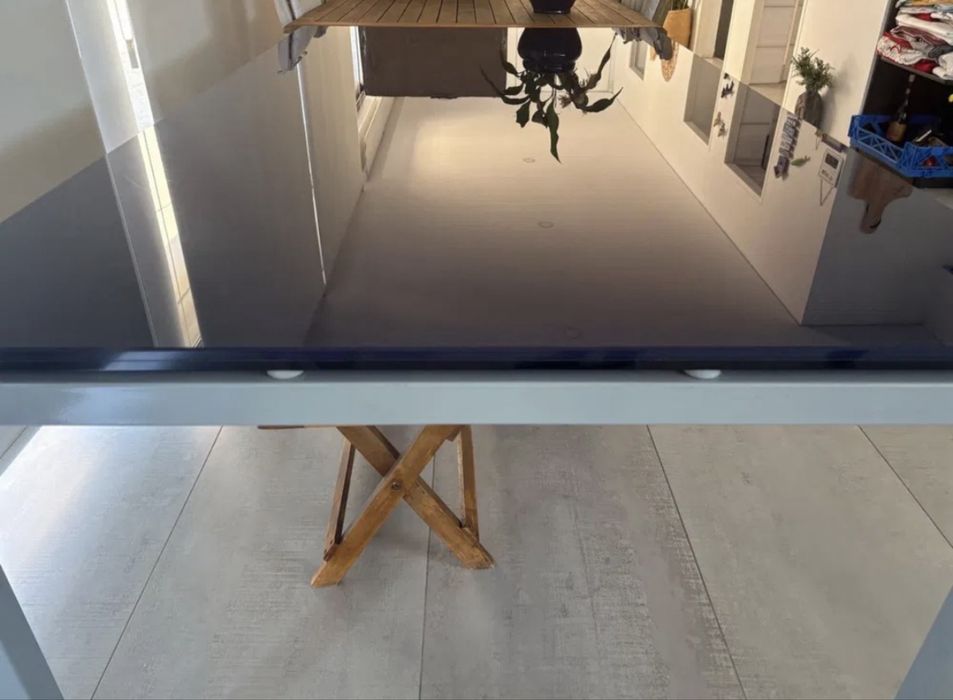 Mesa para reunioes ou sala de jantar