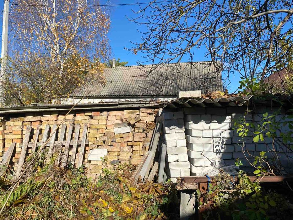 Продаж старого будинку+ фундамент+земельні ділянки 25+15,7соток