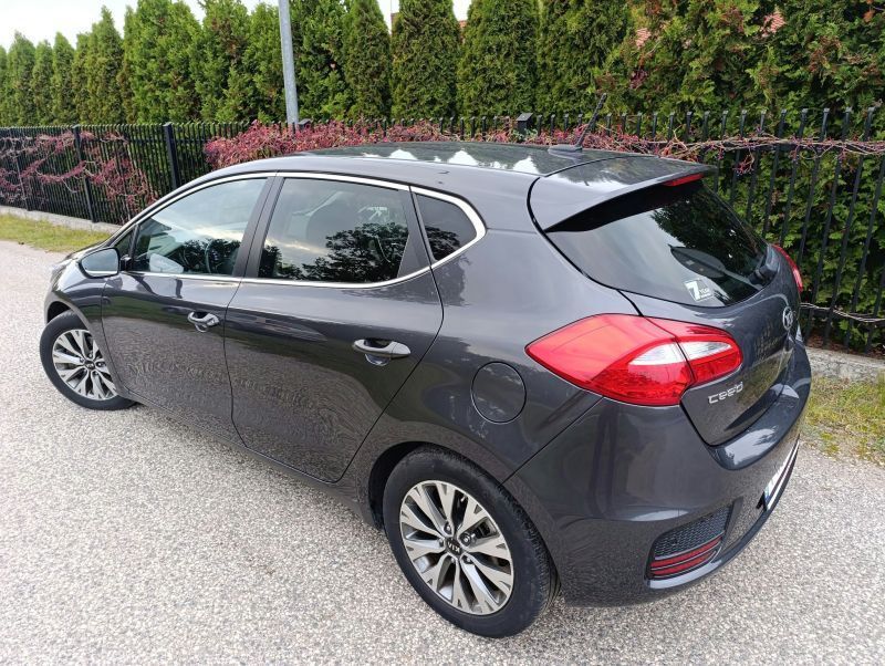 Kia Ceed ... Bogata opcja - full LED