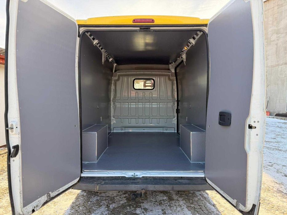 Zabudowa PCV samochodu auta busa dostawczego Citroen Jumper L2H2