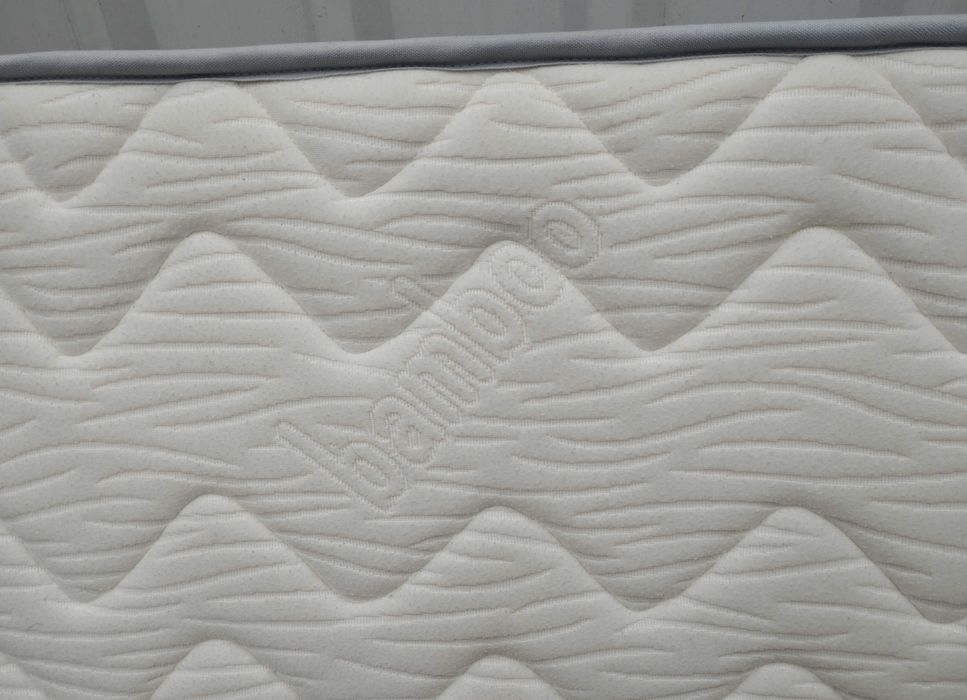 Colchão de espuma para cama de bebe, como novo