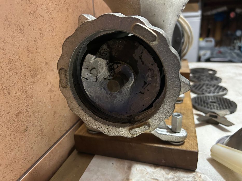 Maszynka do mięsa elektryczna typ 32