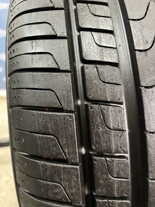 235/40R19 Pirelli Cinturato P7 Seal Inside Нове