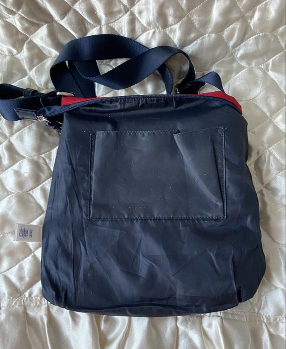 Tommy Hilfiger materialowa listonoszka