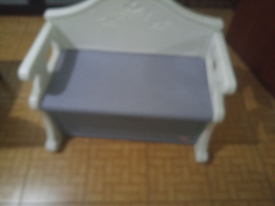 Banco de arrumação