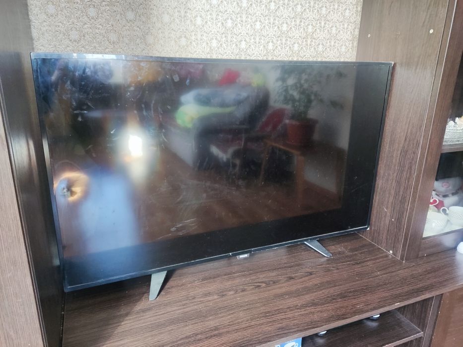 Продам телевизор на запчасти