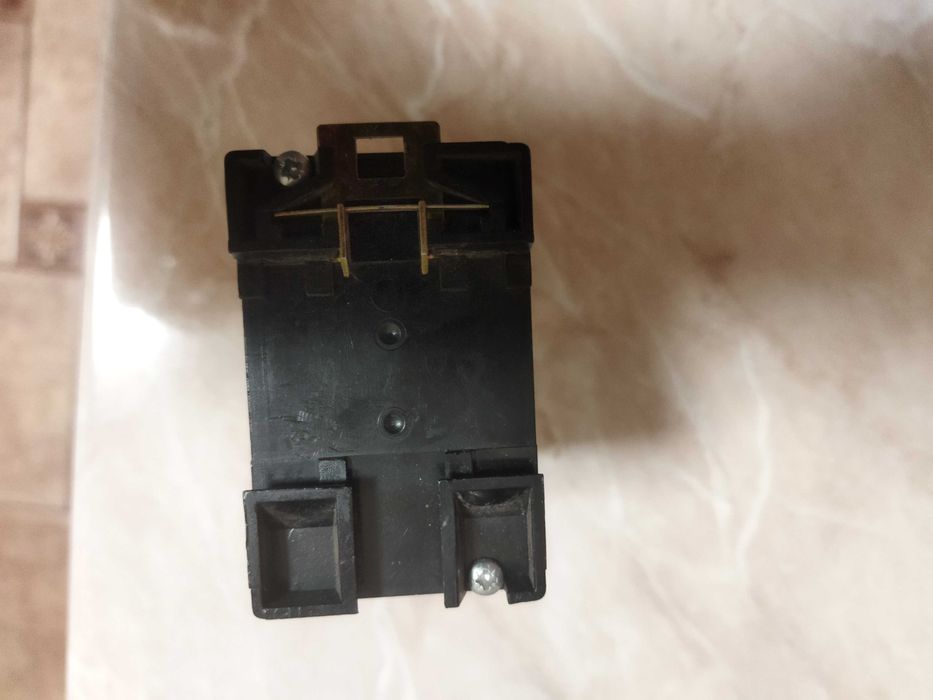 Реле контроля напряжения Bender Spannungsrelais SUA143.