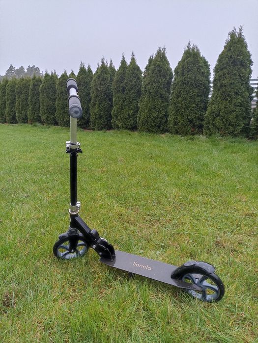 Hulajnoga firmy Lionelo czarna