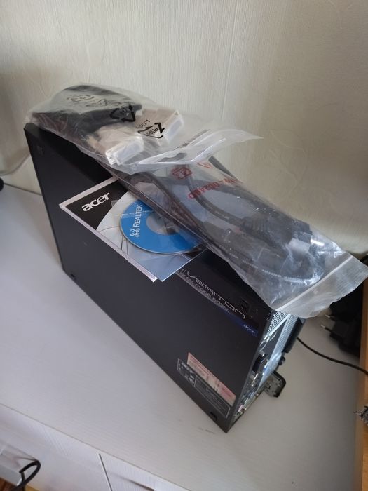 Комп'ютер системний блок робочий