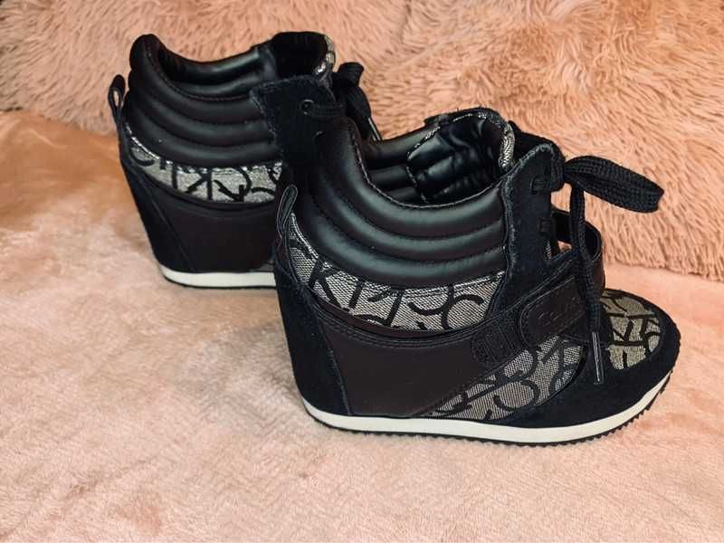 Buty na koturnie obcasie sznurowane czarne calvin klein 38