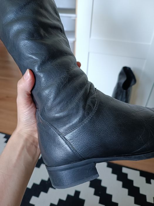 Czarne skórzane muszkieterki Lasocki 36