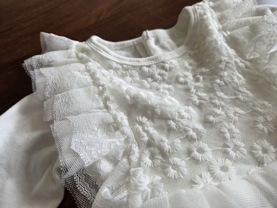 Sukienka na chrzest rozm. 68 + buciki + opaska na głowę