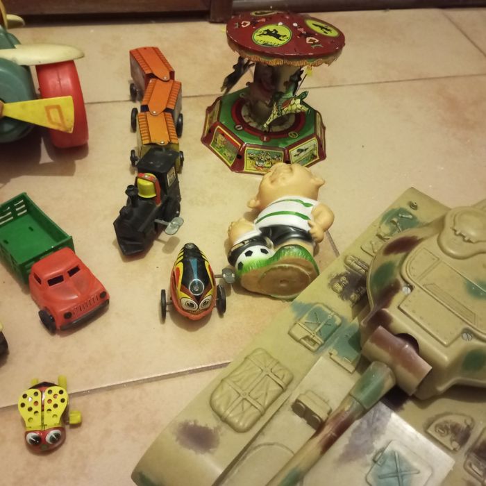 18 brinquedos antigos para restauro