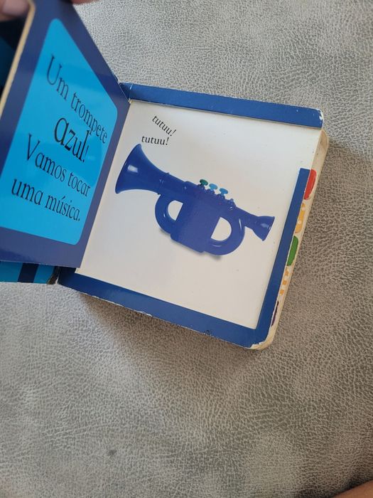 Livro bebé cores