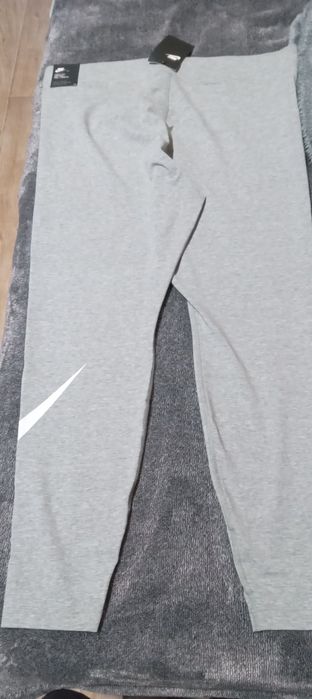 Жіночі легінси від Nike