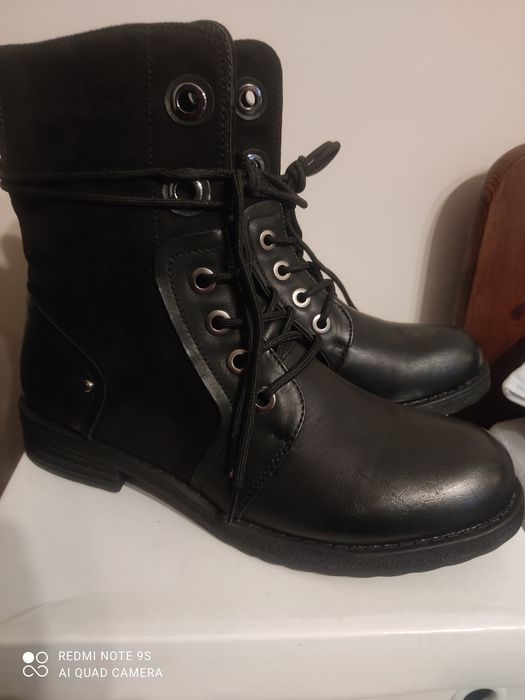 Czarne botki firmy Jezzi r.39