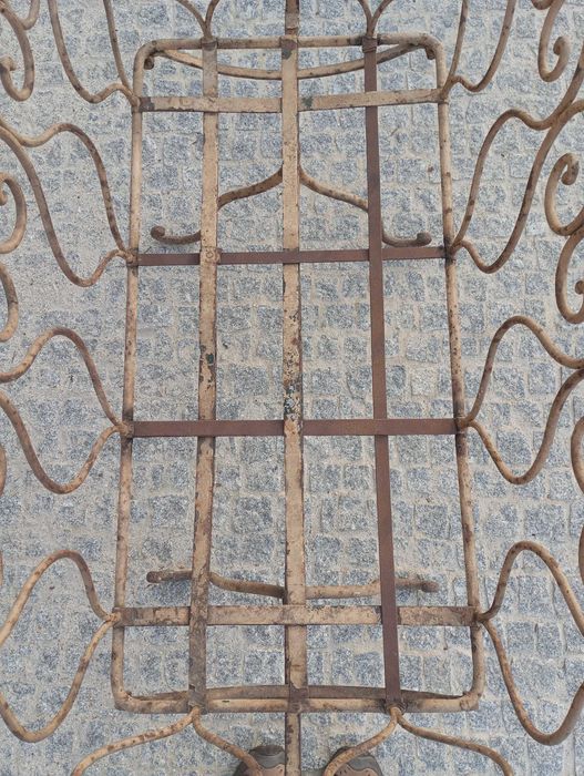 Antigo berço em ferro séc. XIX/XX