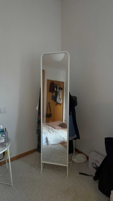 VENDO MOBILIÁRIO - secretária, cadeira de escritório e colchão