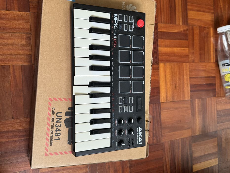 Huawei Matebook + Akai mpk mini + m audio mini 32+ samson c01u pro
