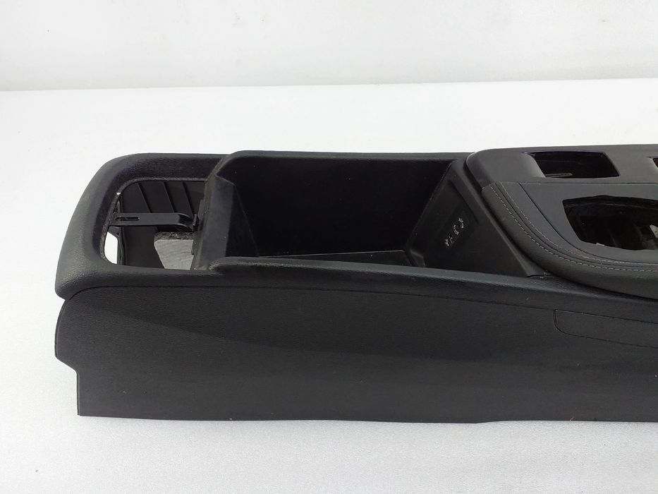 Consola central BMW X1 (F48)