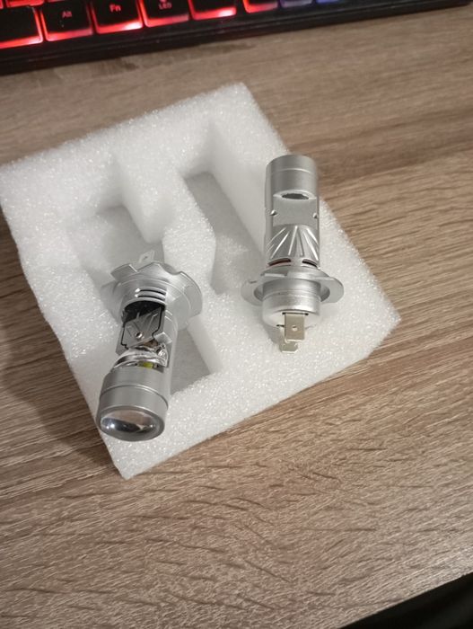 Лед лампи з лінзою та цоколем h7