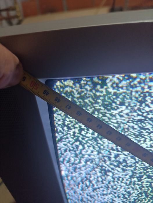 TV Samsung 50cm usada como nova com comando