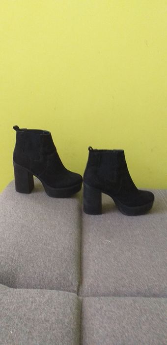 Buty Botki Koturny Obuwie Damskie 8/41 Czarne Zamsz