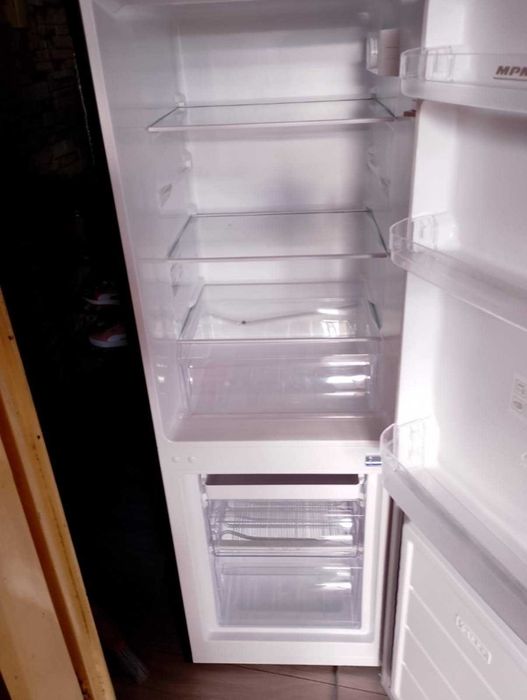 Chłodziarko-zamrażarka MPM-182-KB-xx