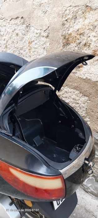 Scooter 250 jonway  com muita arrumação