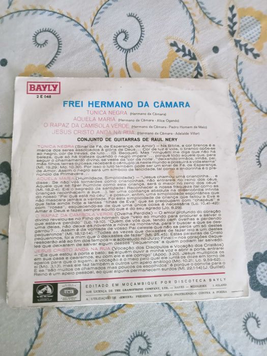 Single, Túnica Negra,