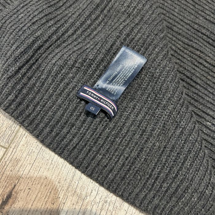 Szary szalik pleciony Tommy Hilfiger