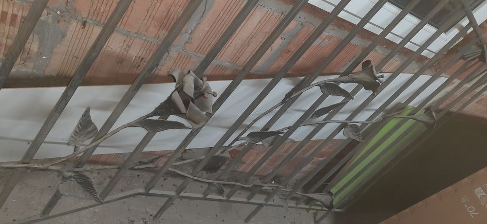 Stojak na kwiaty i balustrady kute